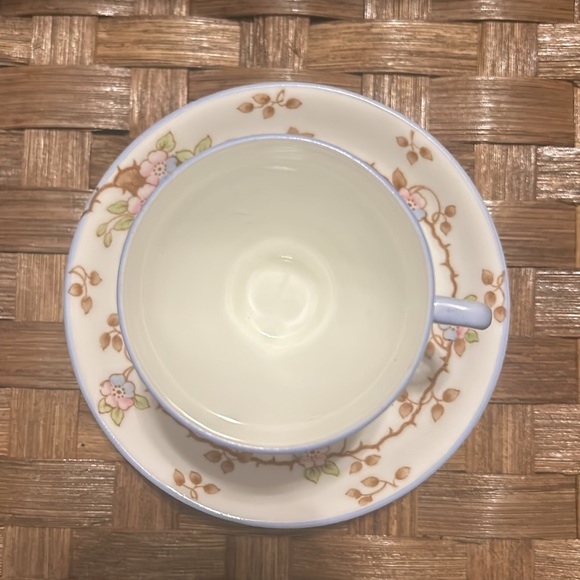 Rare Find! Vintage Old Royal Bone China teacup & saucer w/ pink & blue flowers. - Picture 2 of 7